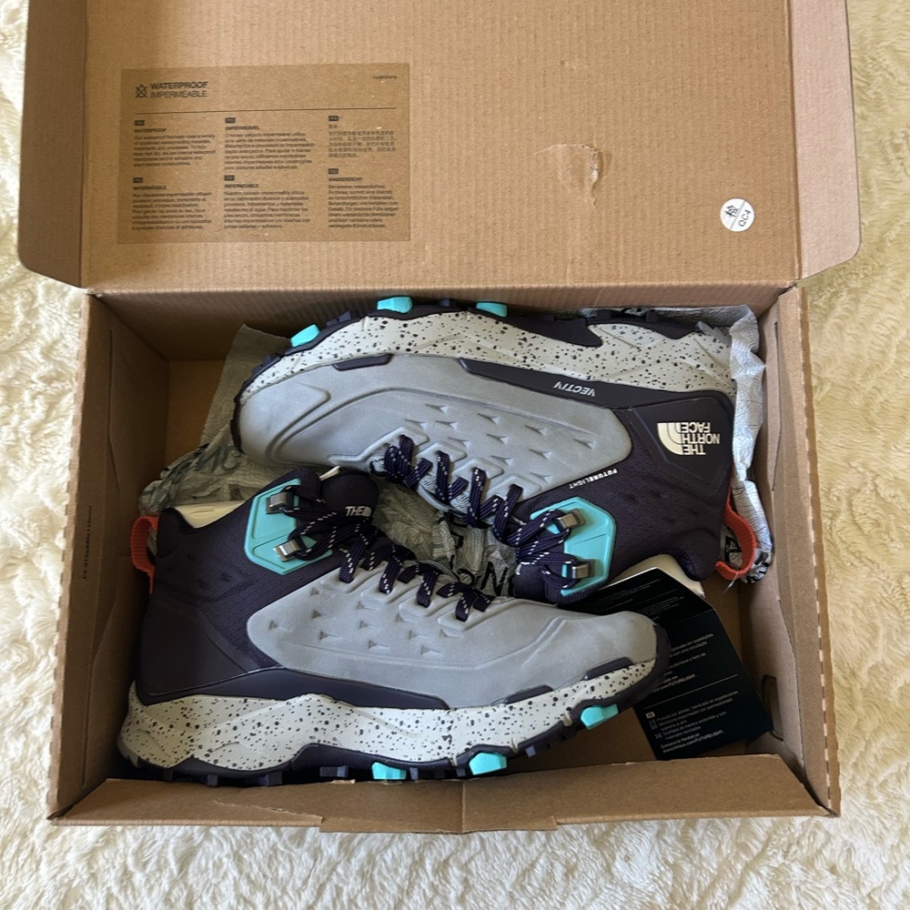 North face gender neutral weather shoes
